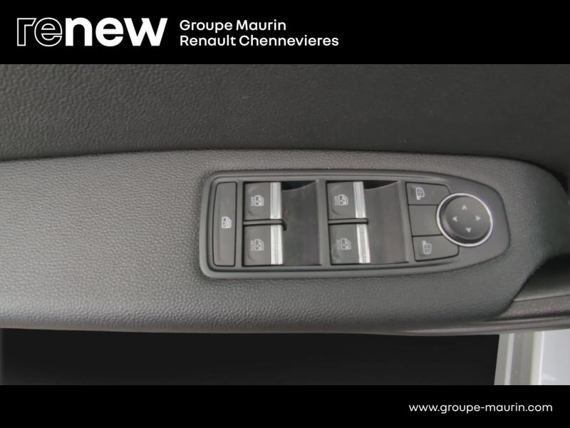 RENAULT Captur d’occasion à vendre à CHENNEVIÈRES-SUR-MARNE chez ADP - SOVEA 94 (Photo 20)