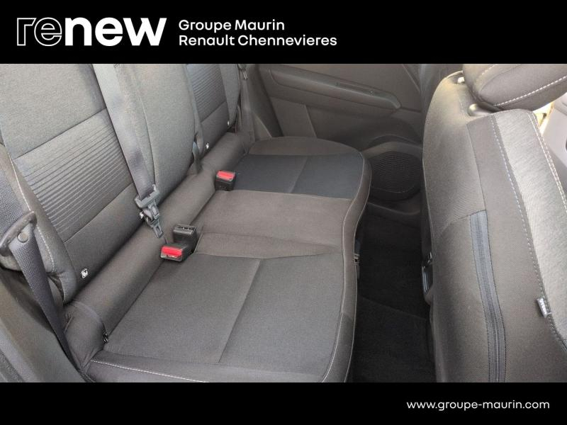 RENAULT Captur d’occasion à vendre à CHENNEVIÈRES-SUR-MARNE chez ADP - SOVEA 94 (Photo 17)